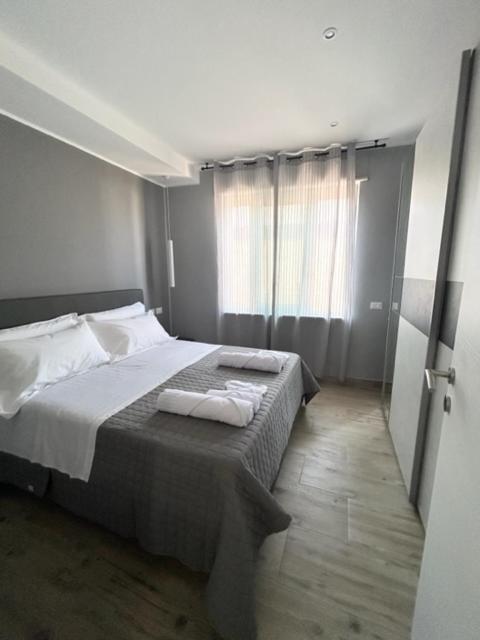 Aqua B&B - Rooms And Apartments 밀라초 외부 사진