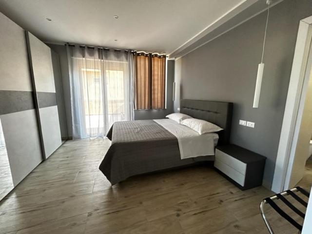 Aqua B&B - Rooms And Apartments 밀라초 외부 사진