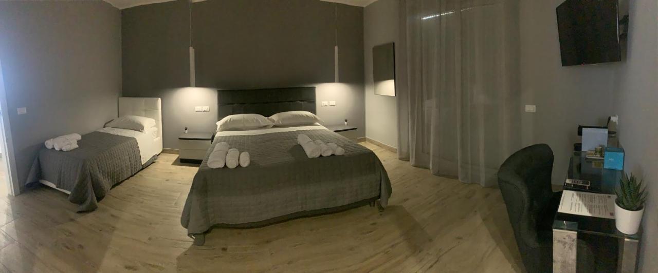 Aqua B&B - Rooms And Apartments 밀라초 외부 사진