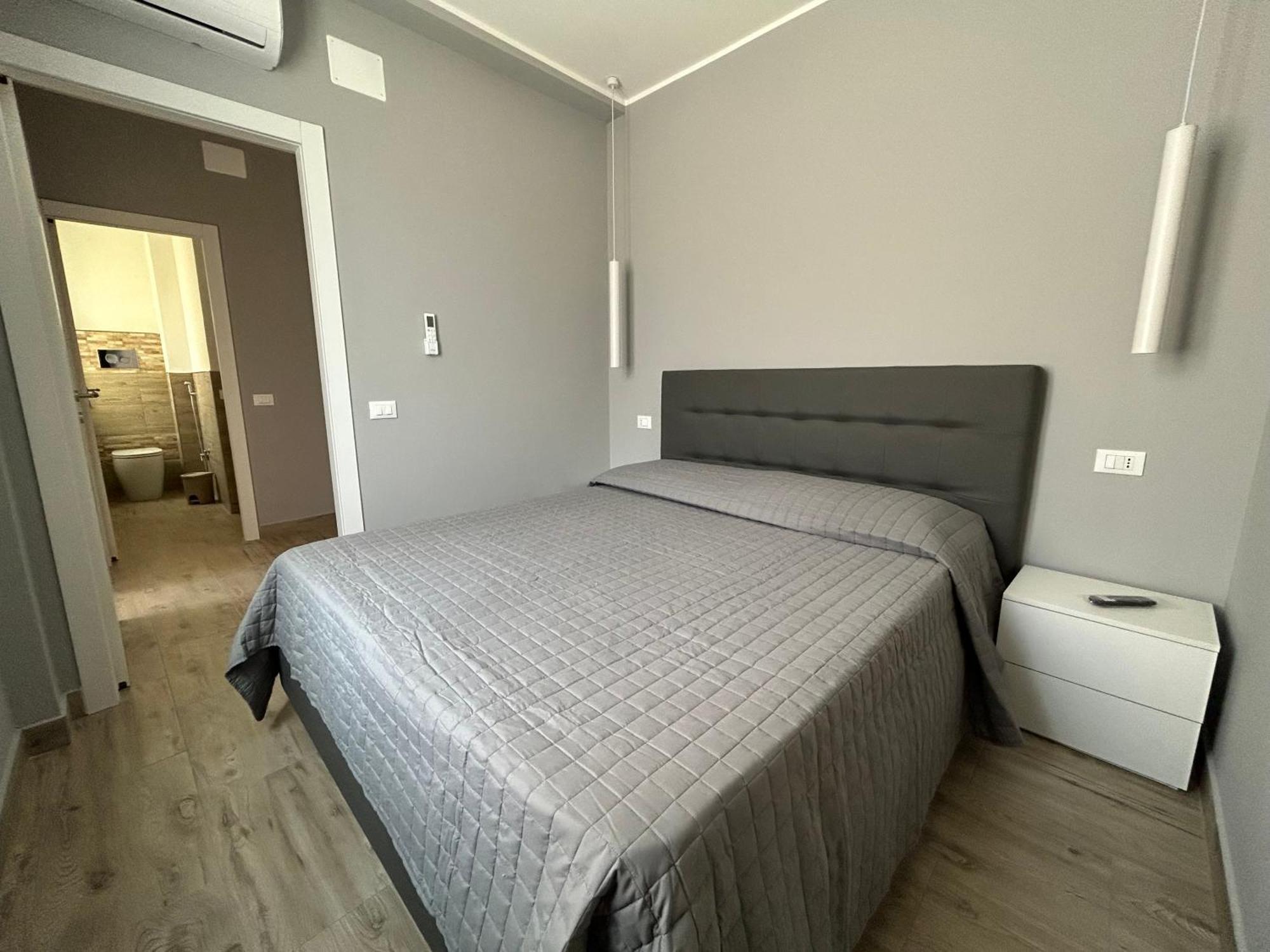 Aqua B&B - Rooms And Apartments 밀라초 외부 사진